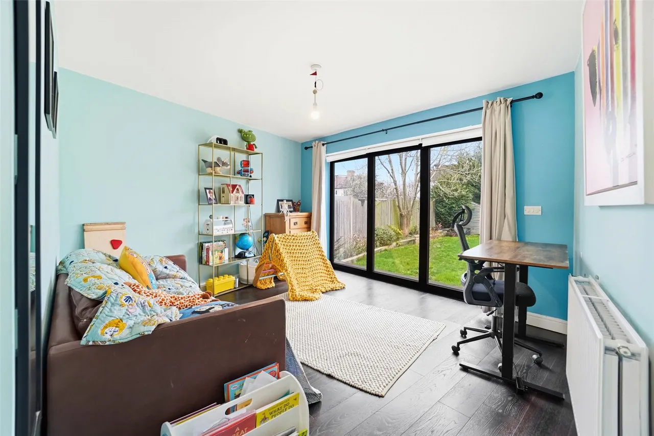 Twining Avenue, Twickenham, TW2 5LP, photo 6