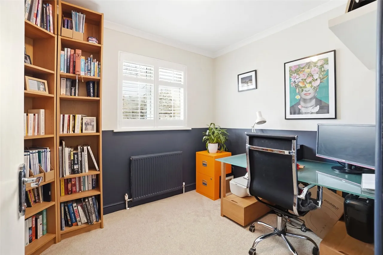 Twining Avenue, Twickenham, TW2 5LP, photo 7