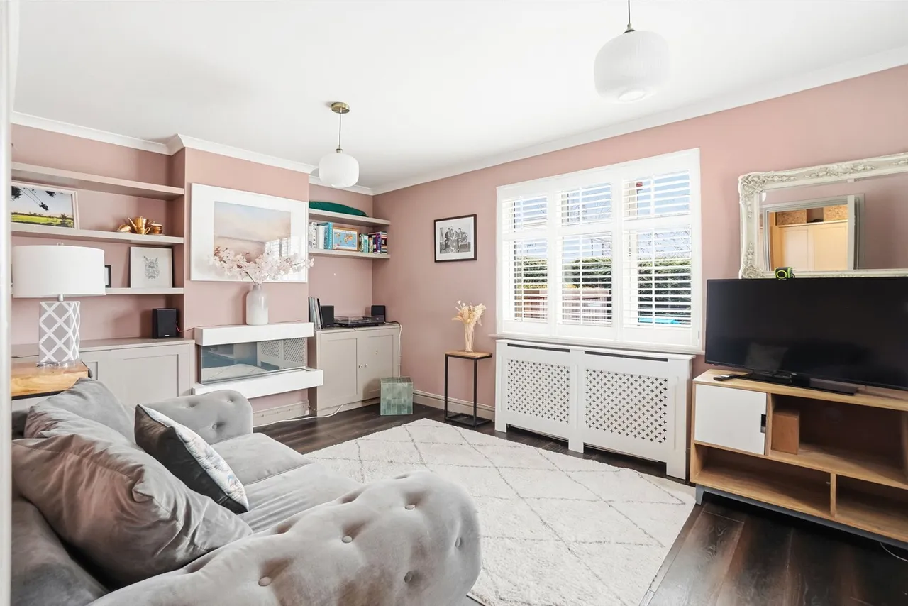 Twining Avenue, Twickenham, TW2 5LP, photo 3