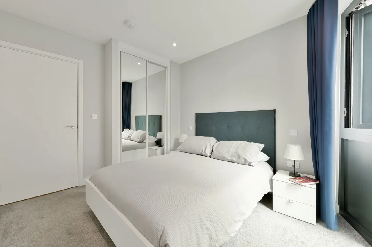 Brentford, TW8, photo 18