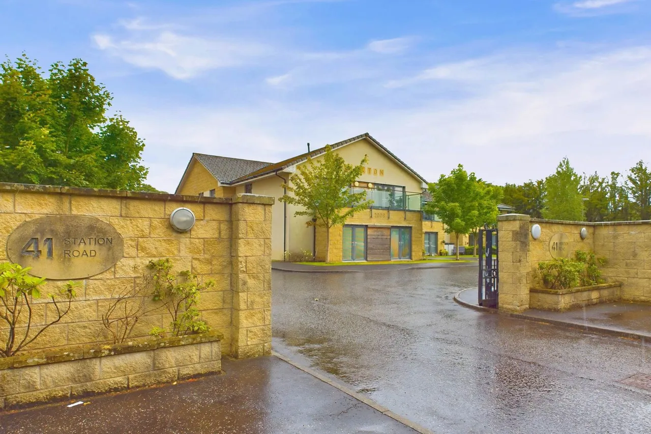 Station Road, Carluke, photo 19