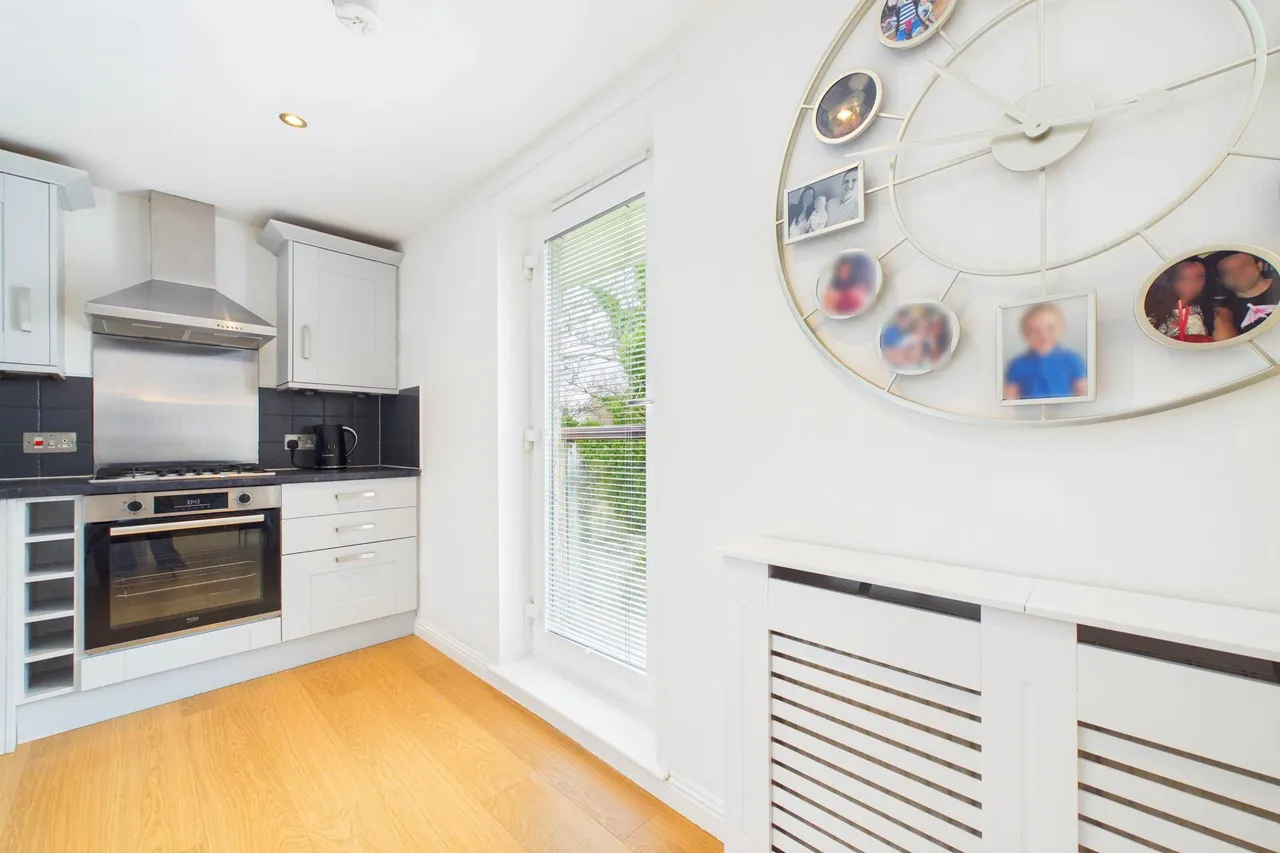 Station Road, Carluke, photo 8