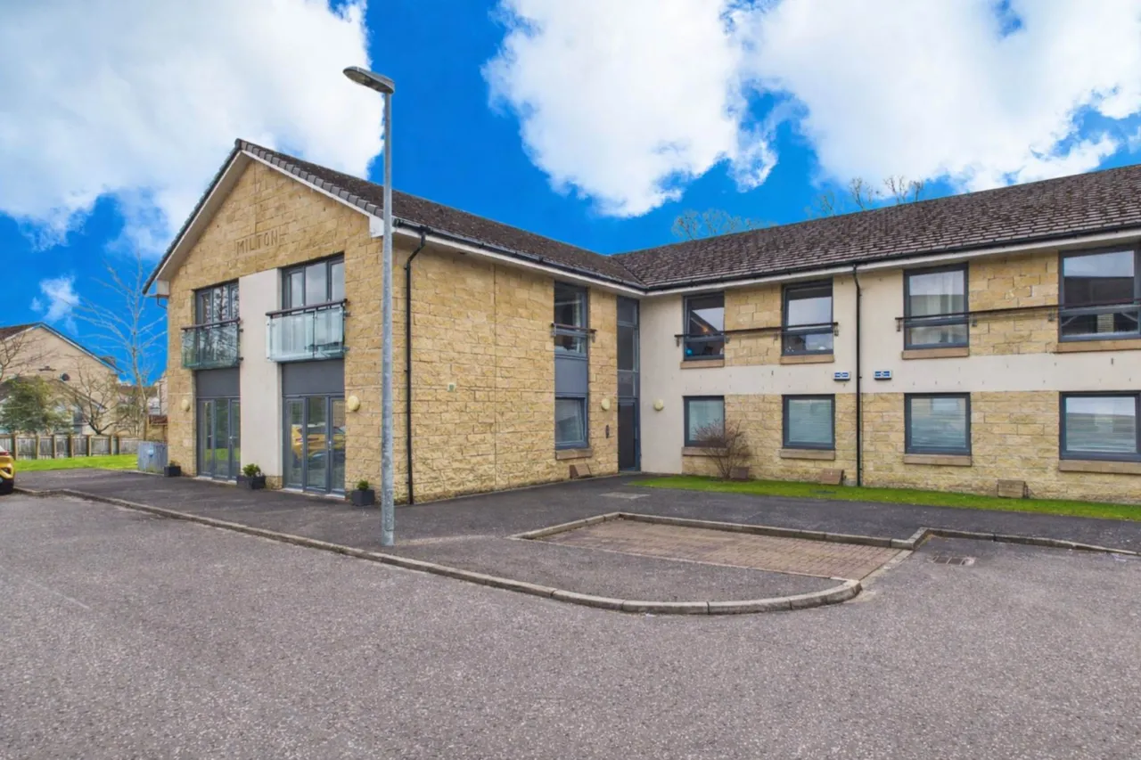 Station Road, Carluke, photo 21