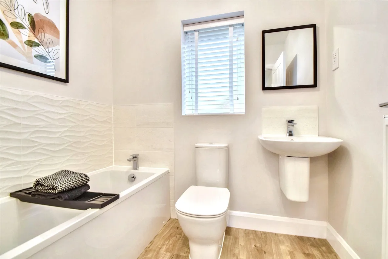 The Alder, 46 Priors View, Priory Meadows, Gloucestershire, Hempsted, GL2 5GY, photo 20