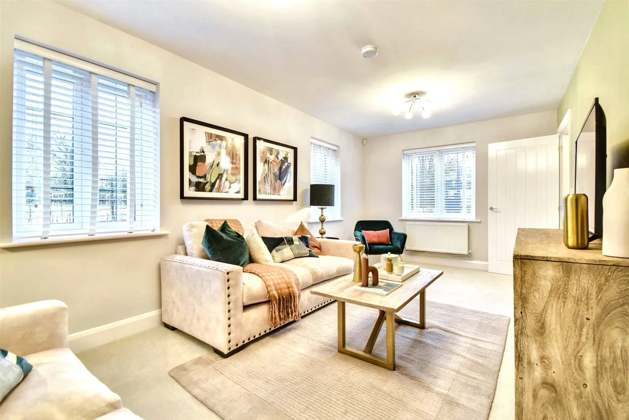 The Alder, 46 Priors View, Priory Meadows, Gloucestershire, Hempsted, GL2 5GY, photo 4