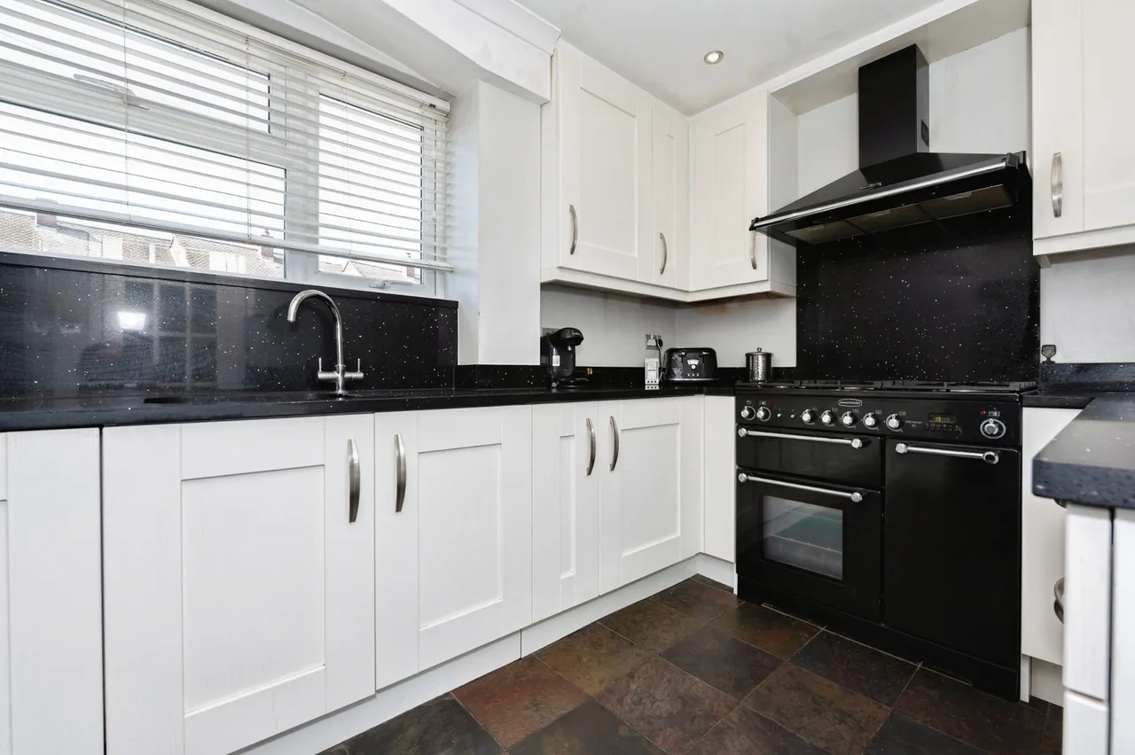 Gourney Grove, Grays, Essex, RM16, photo 11