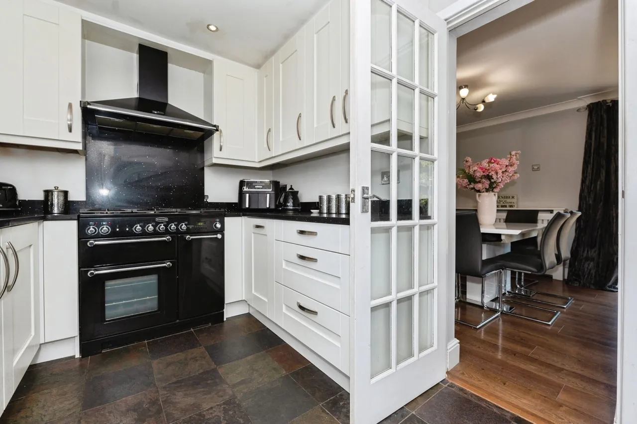 Gourney Grove, Grays, Essex, RM16, photo 12