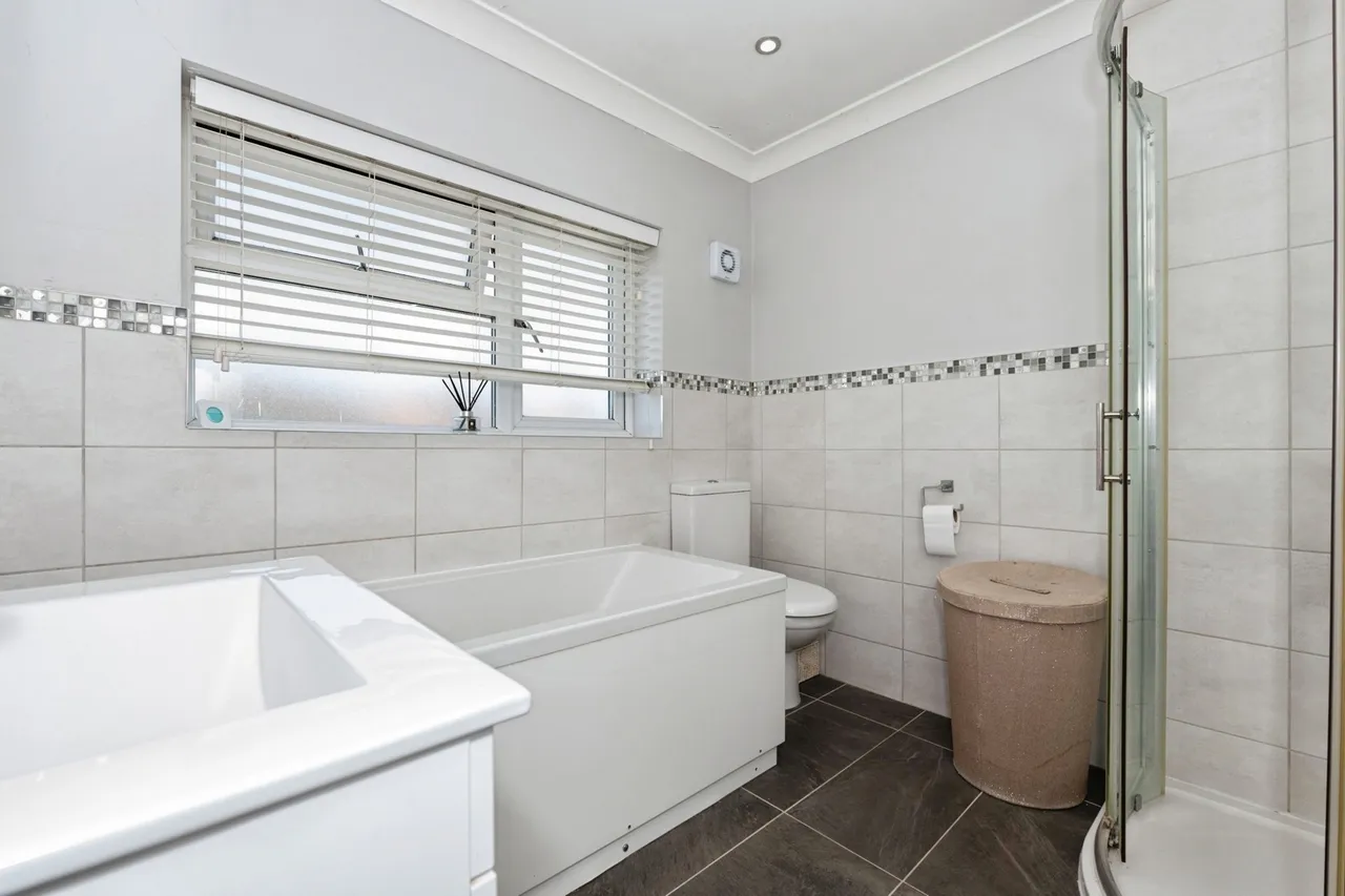 Gourney Grove, Grays, Essex, RM16, photo 19