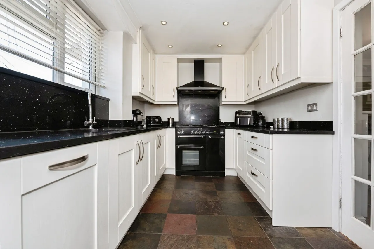 Gourney Grove, Grays, Essex, RM16, photo 10