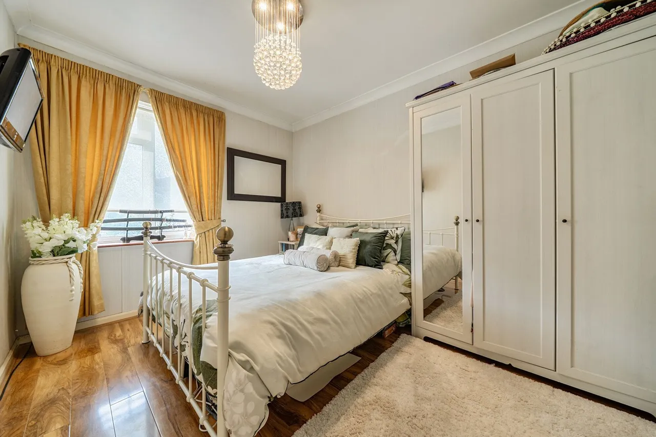 Central Avenue, DA16, photo 8