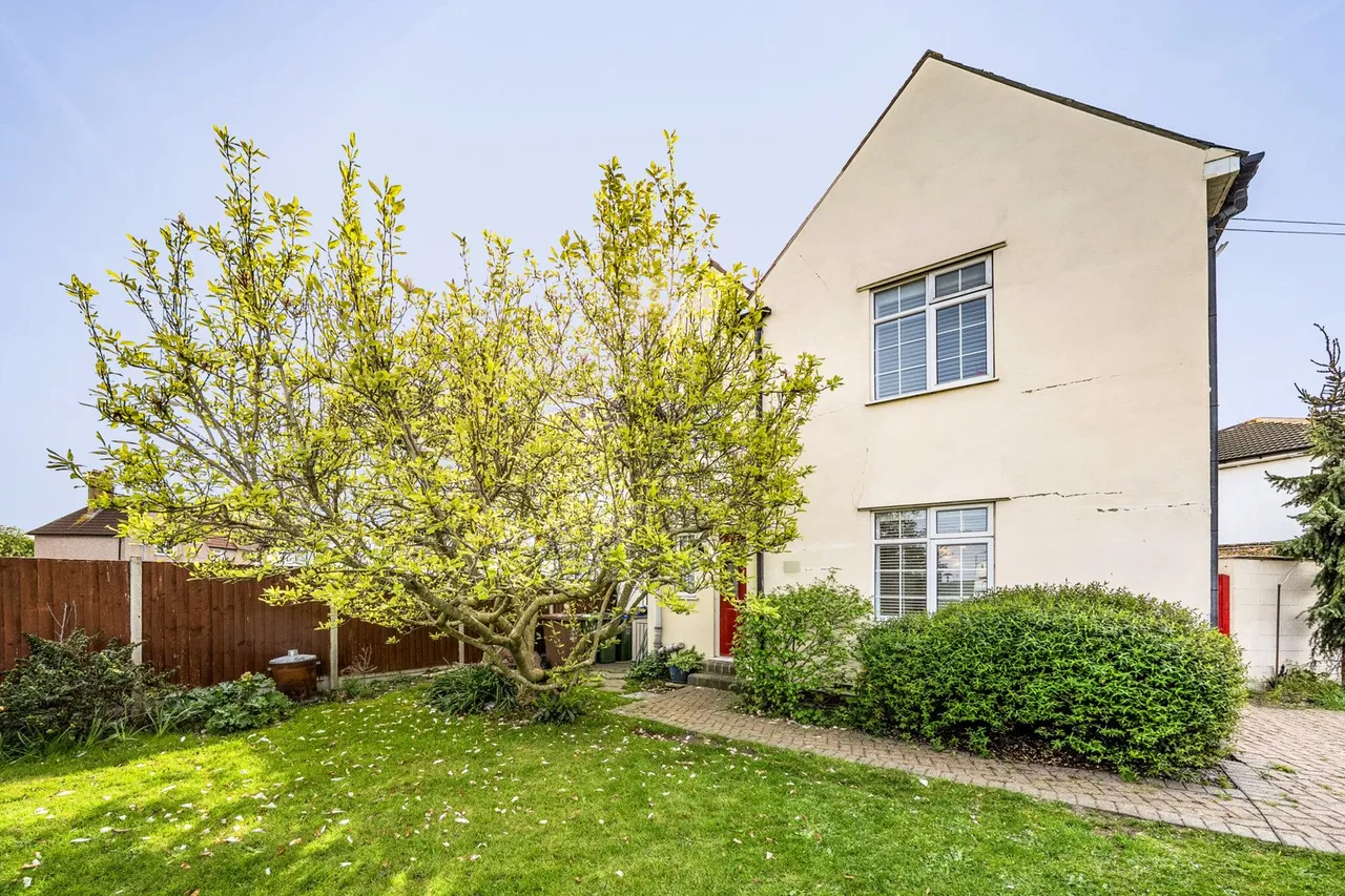 3 bed house for sale — Central Avenue, DA16