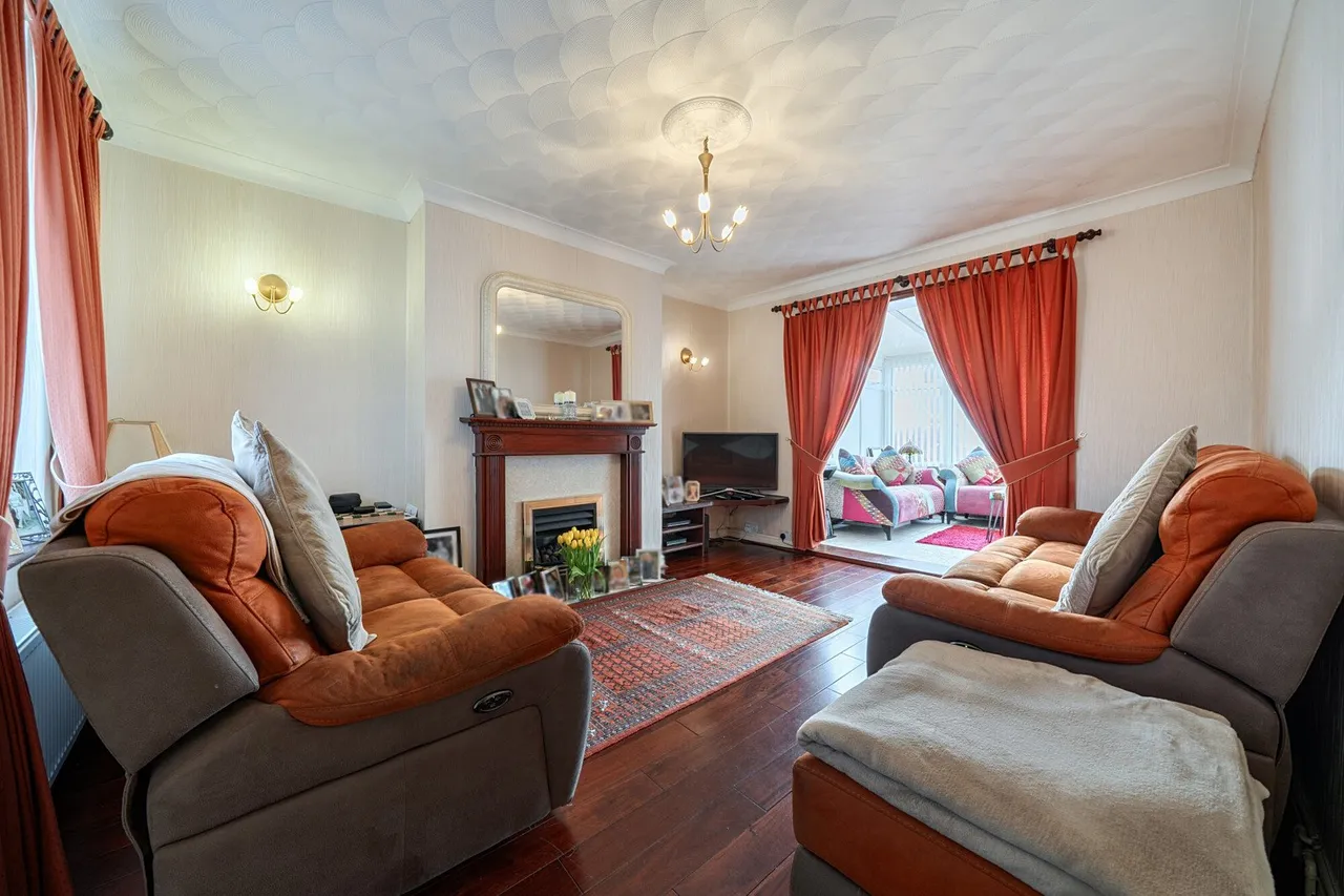 Central Avenue, DA16, photo 2