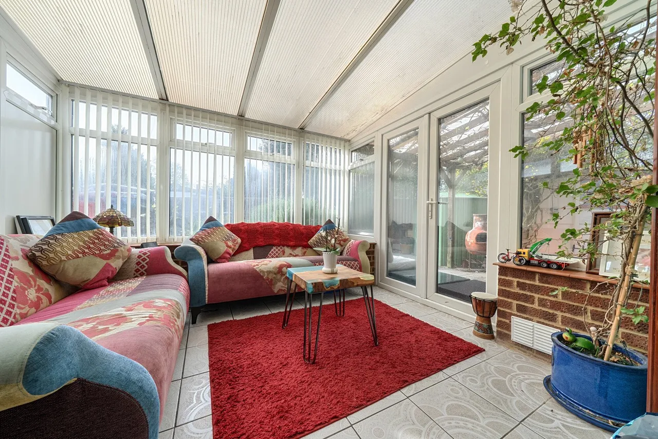 Central Avenue, DA16, photo 5