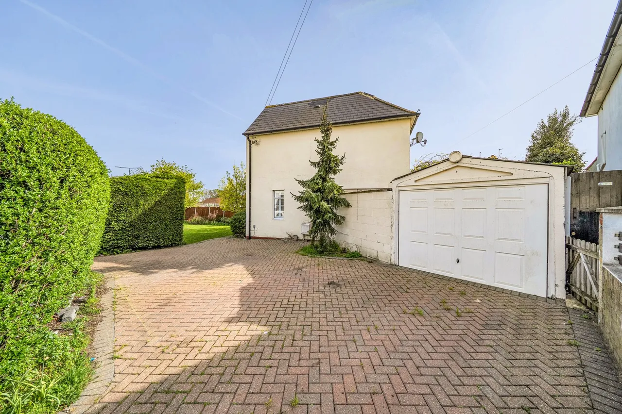 Central Avenue, DA16, photo 14