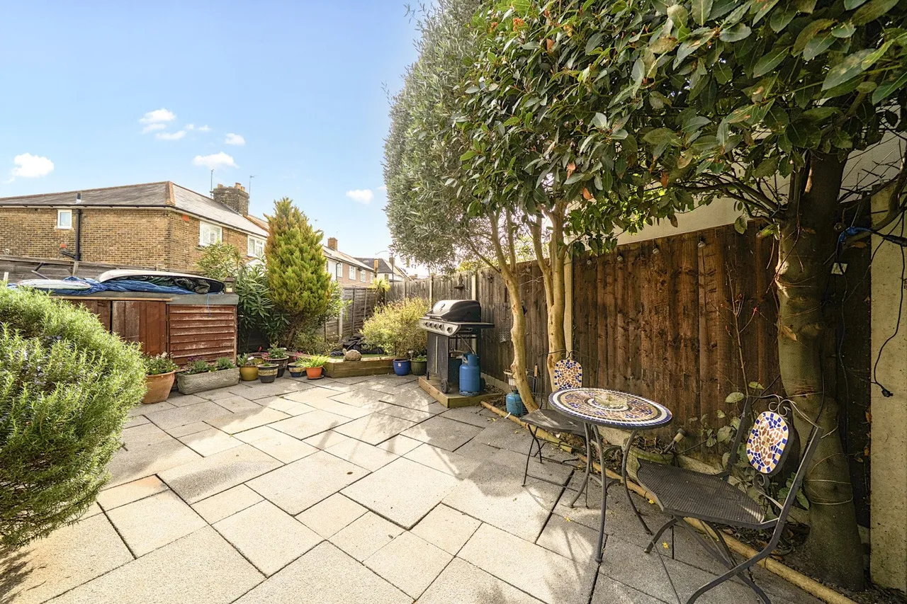 Central Avenue, DA16, photo 13