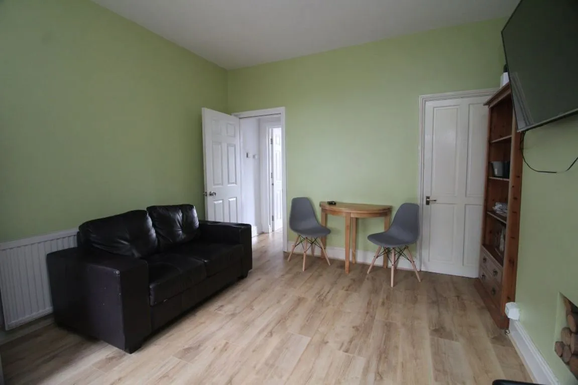 Burgoyne Road, S6, photo 2