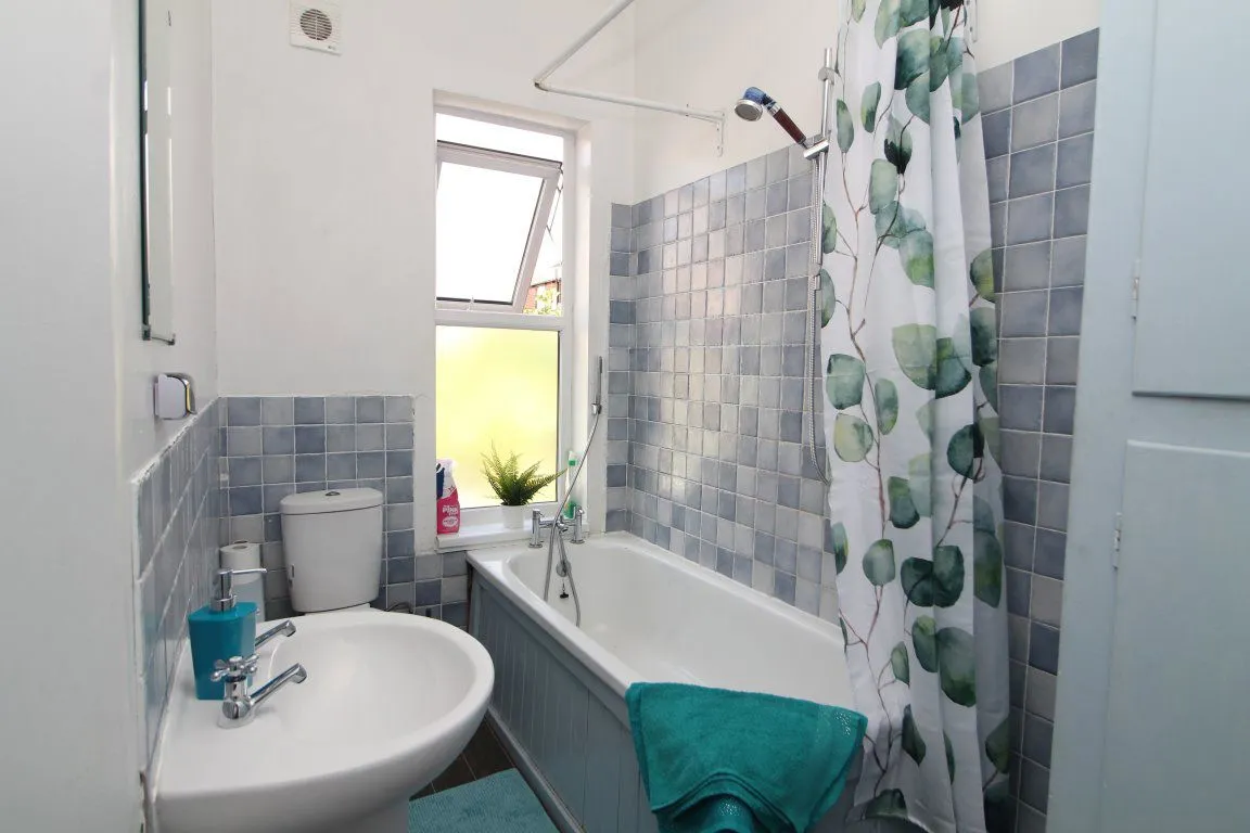 Burgoyne Road, S6, photo 4