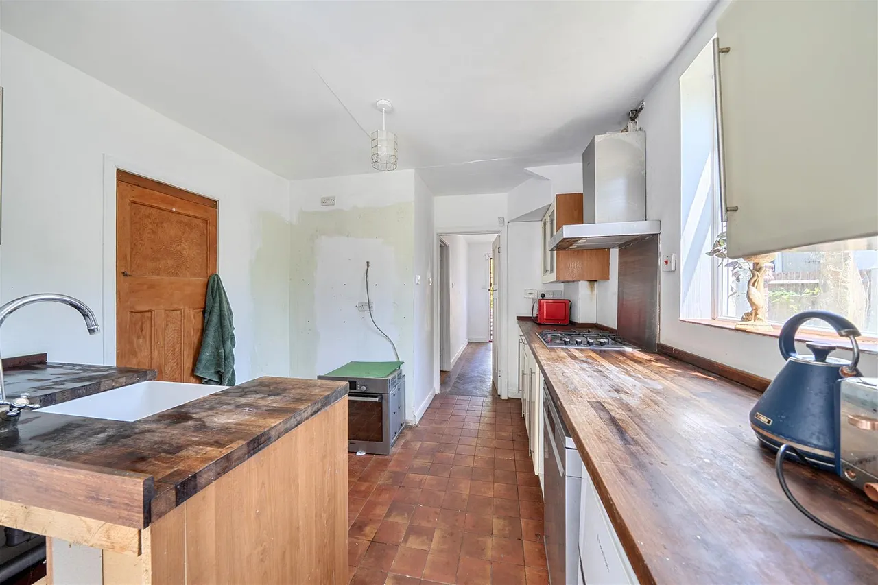 Pine Gardens, Ruislip, HA4 9TH, photo 11
