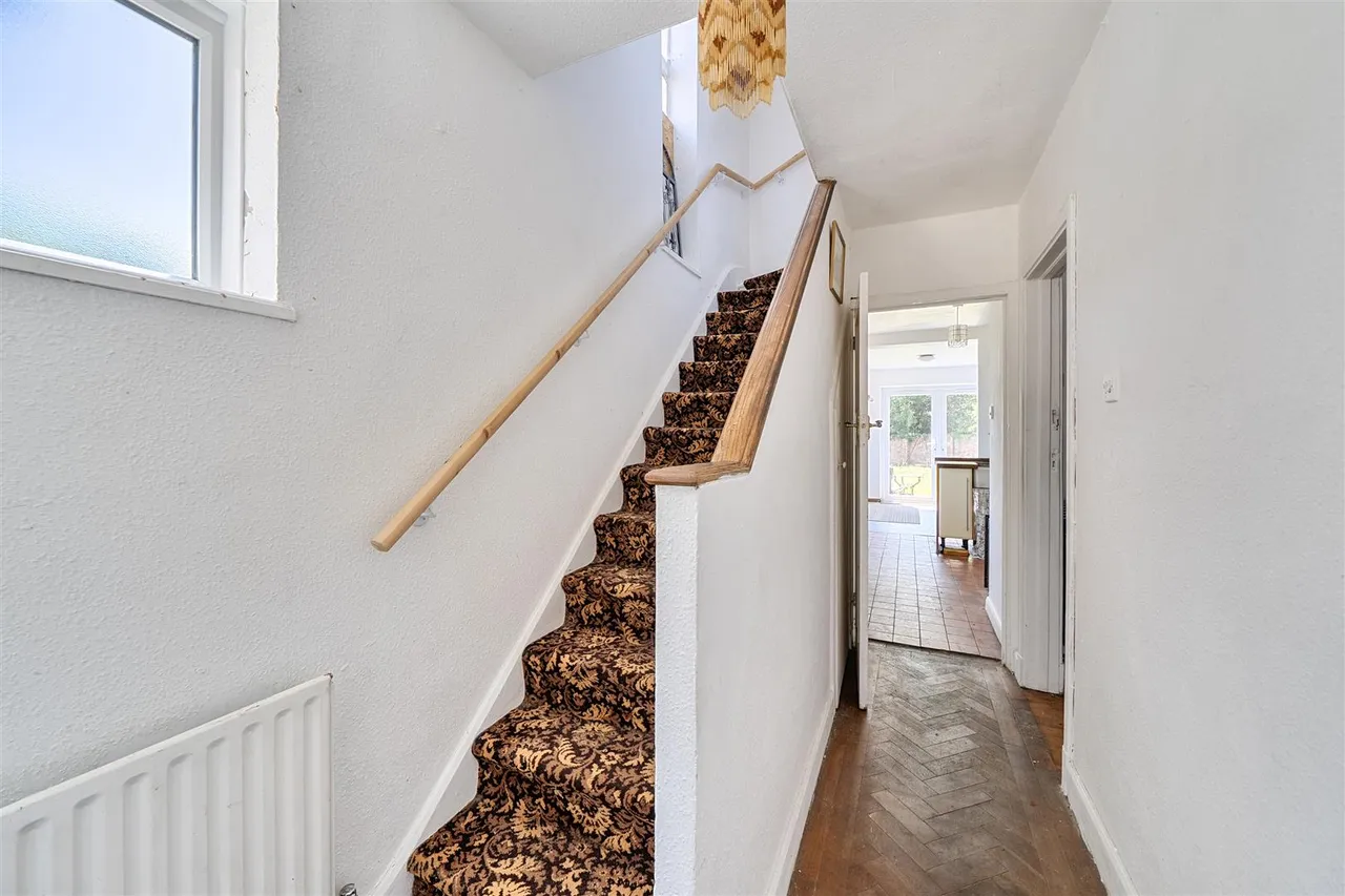 Pine Gardens, Ruislip, HA4 9TH, photo 14