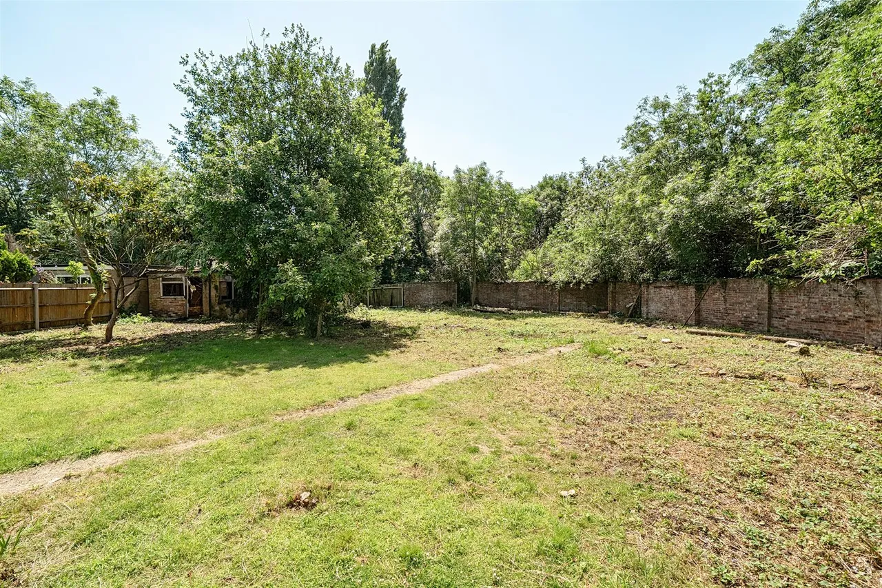 Pine Gardens, Ruislip, HA4 9TH, photo 3