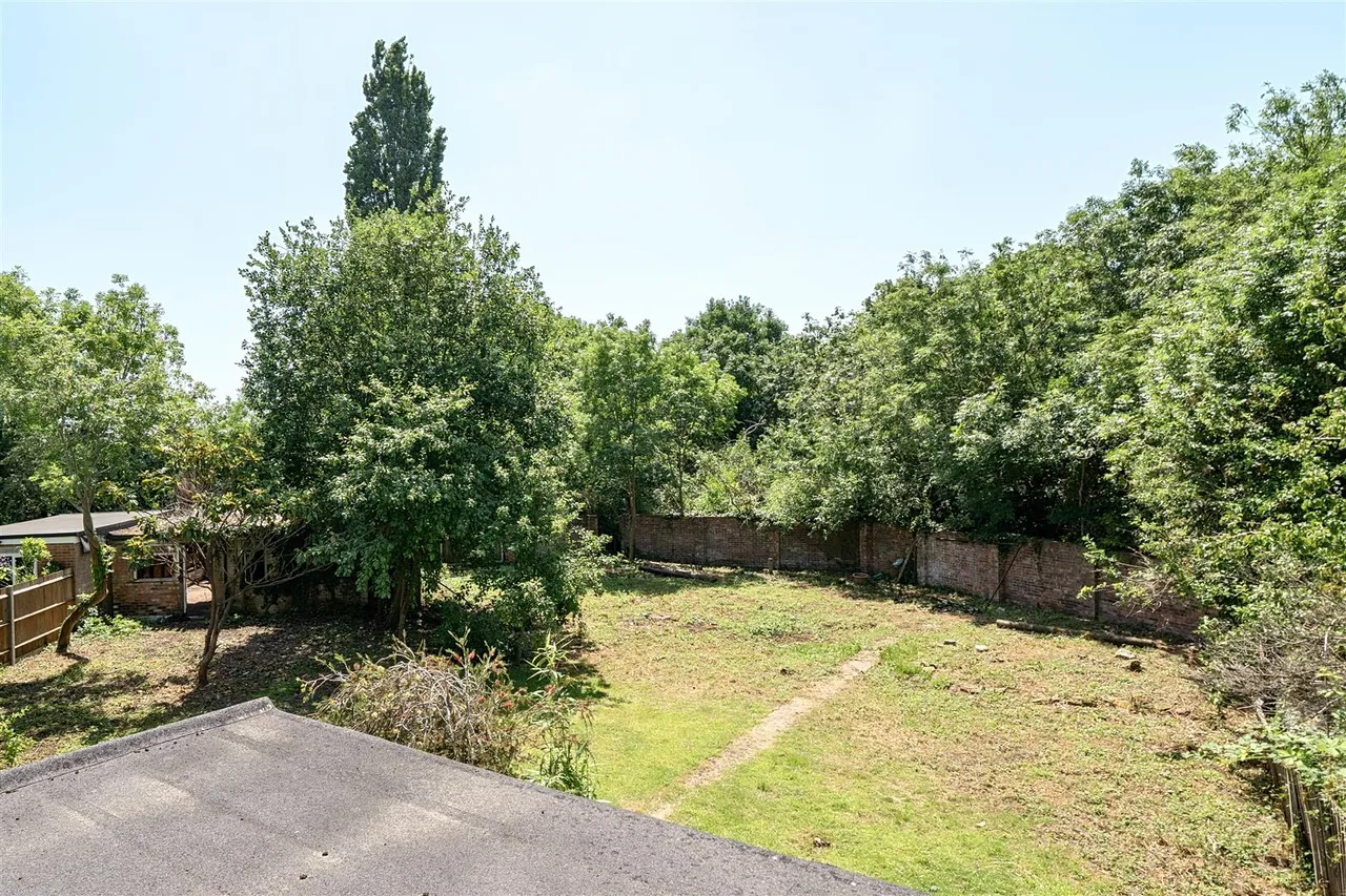 Pine Gardens, Ruislip, HA4 9TH, photo 2