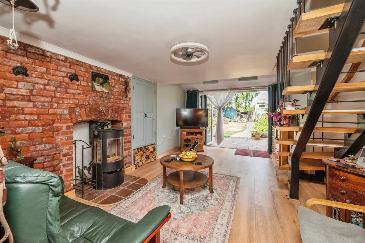 3 bed house for sale — Kings Head Terrace, Great Witchingham, Norwich