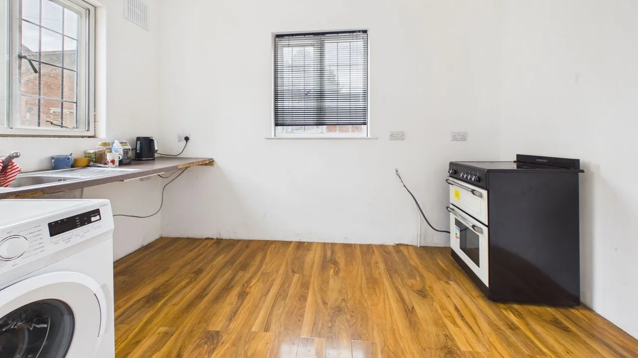 South Street, Bourne, PE10, photo 8
