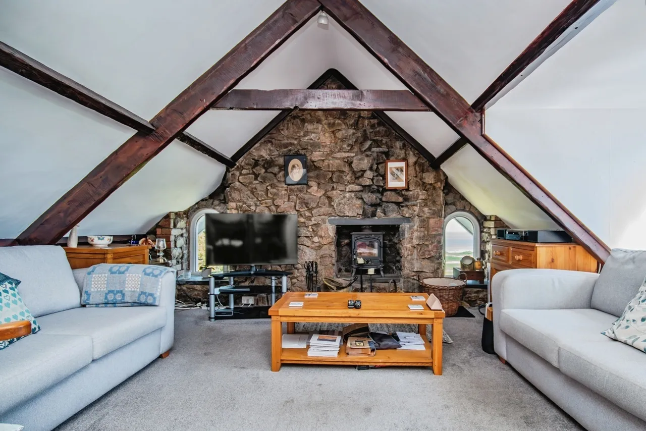 2 bed flat for sale, The Mount, Penally, SA70