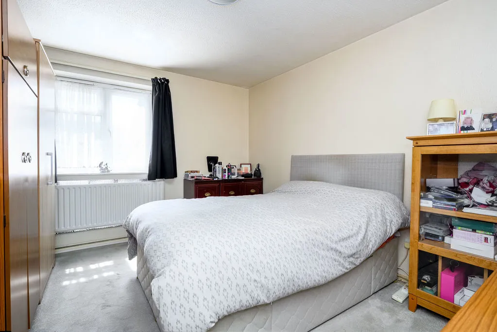 Newark Court, Walton-On-Thames KT12 3NX, photo 5