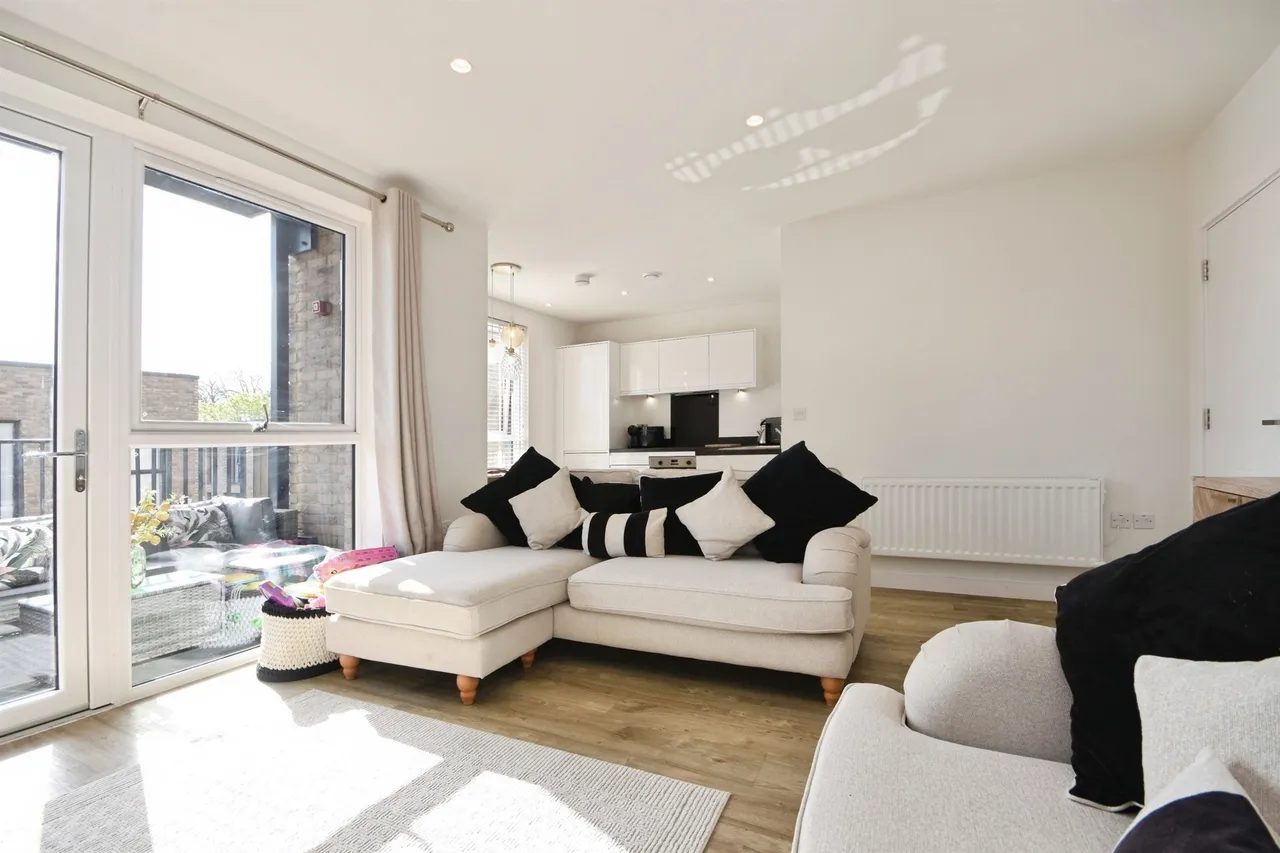 Peregrine Drive, Great Warley, CM13, photo 6