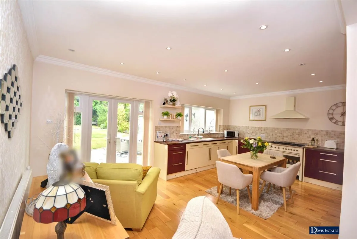 Queens Gardens, Cranham, Upminster, RM14, photo 3
