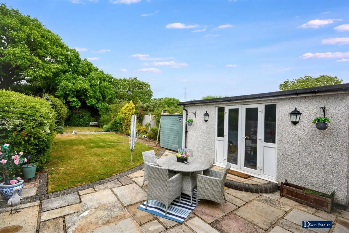 Queens Gardens, Cranham, Upminster, RM14, photo 4