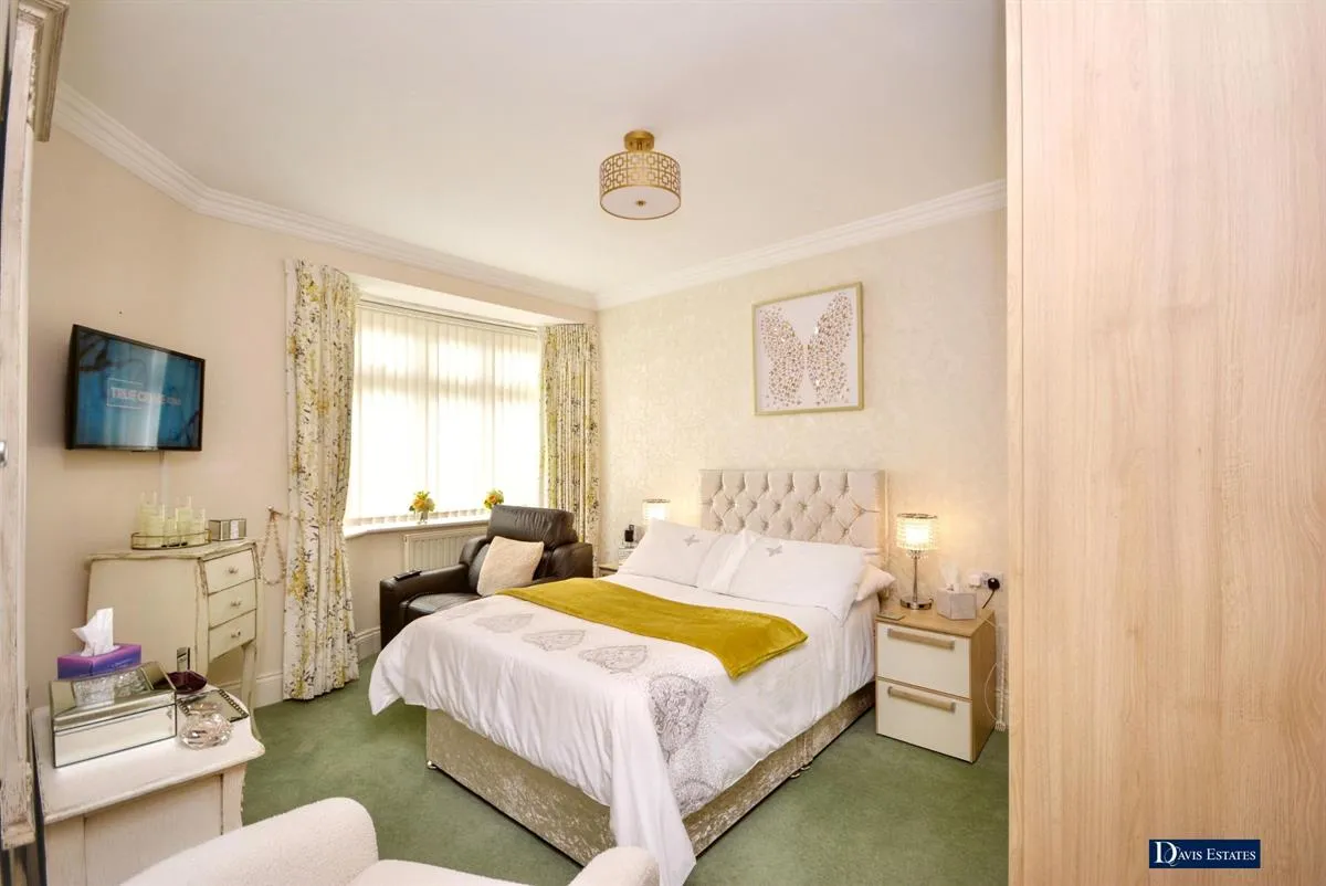Queens Gardens, Cranham, Upminster, RM14, photo 10