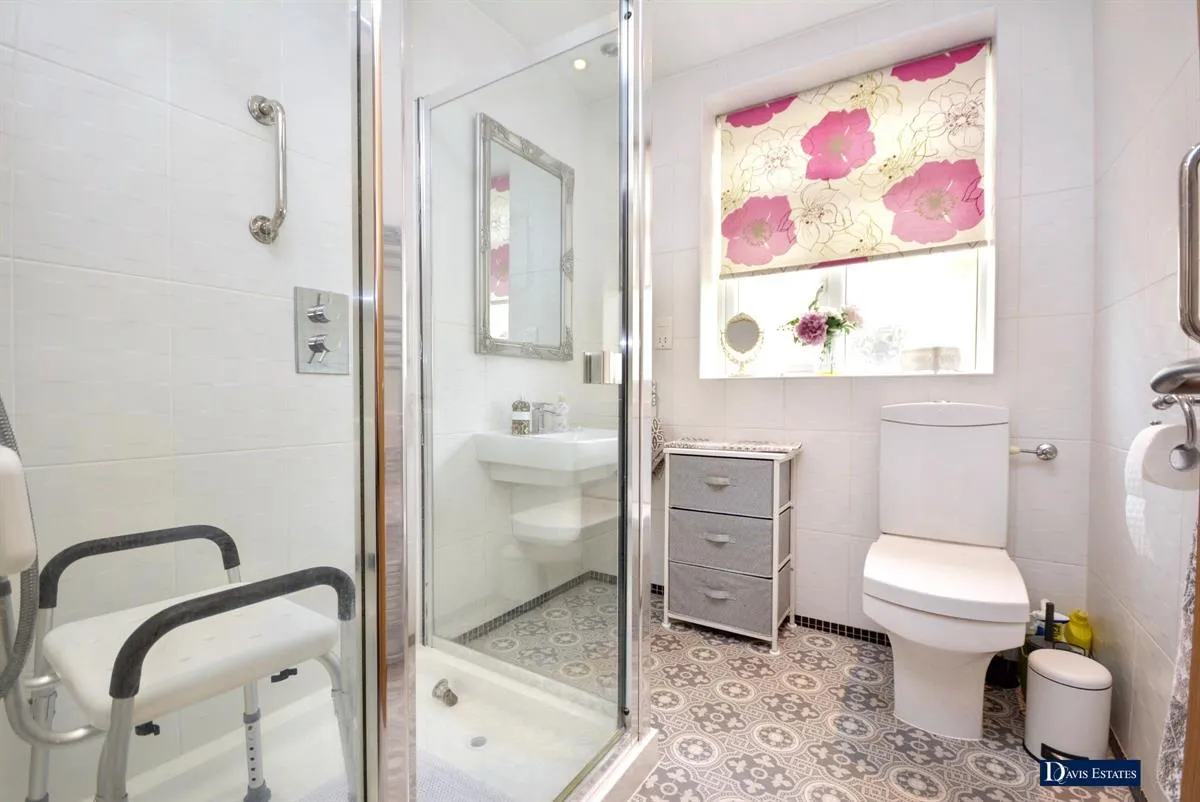 Queens Gardens, Cranham, Upminster, RM14, photo 11