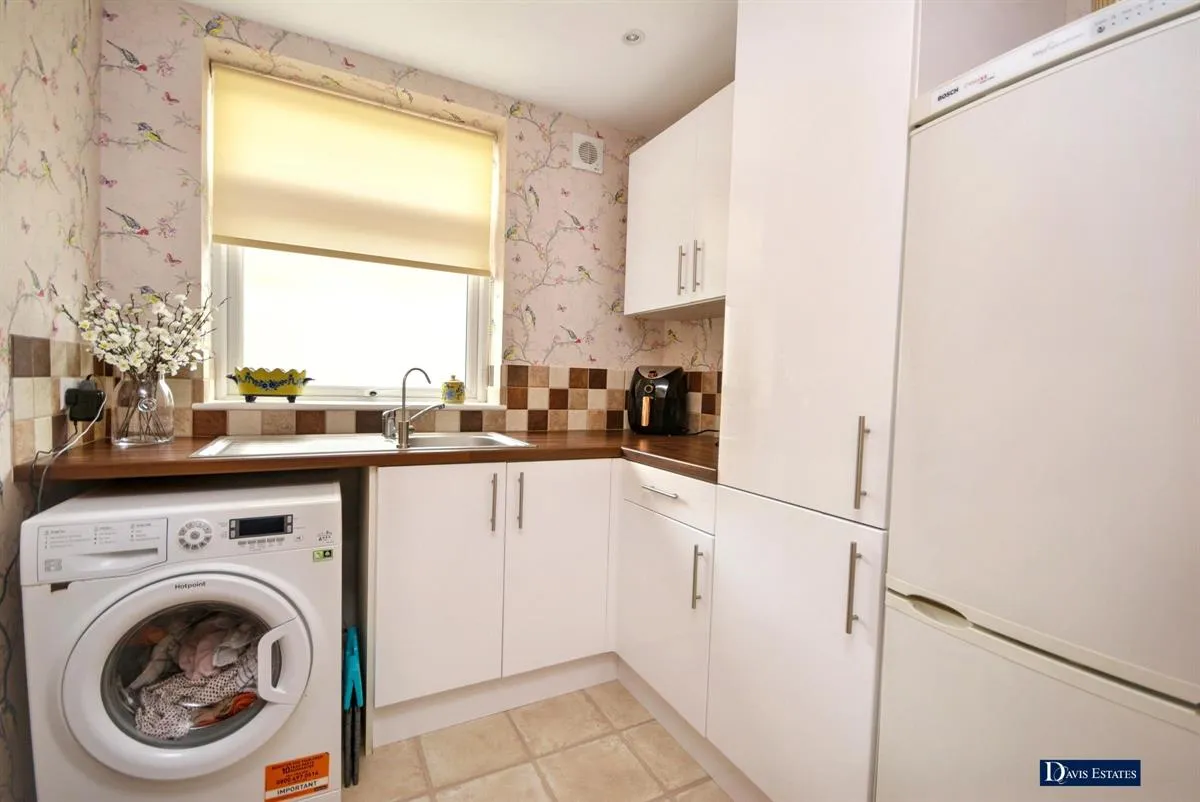 Queens Gardens, Cranham, Upminster, RM14, photo 8