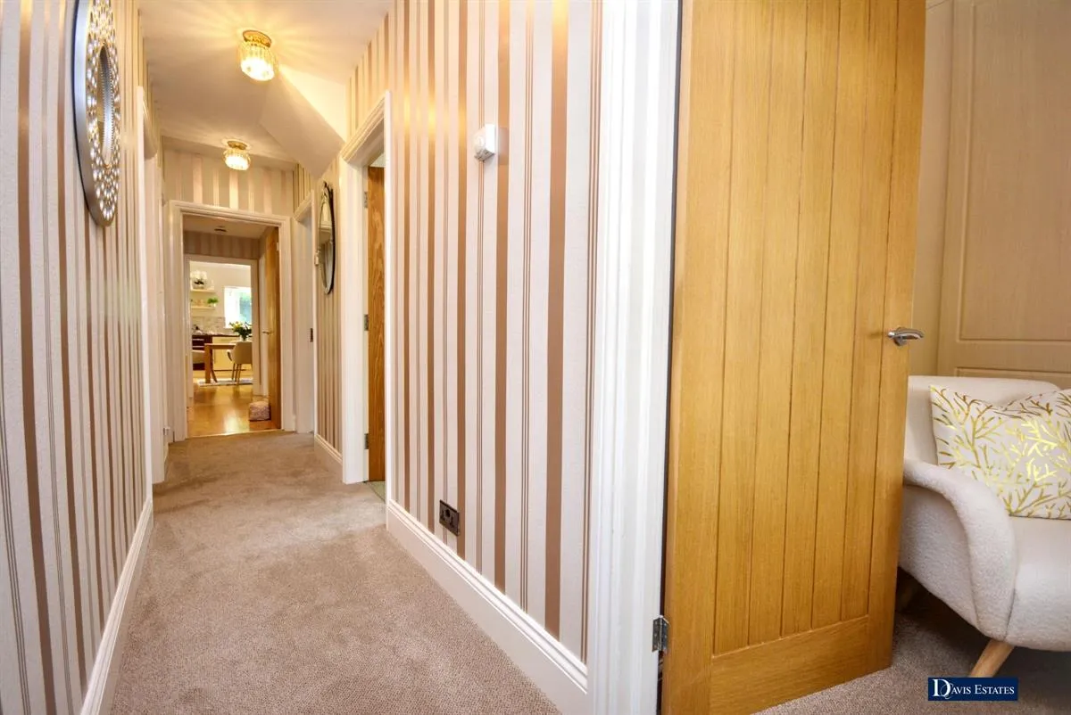 Queens Gardens, Cranham, Upminster, RM14, photo 5