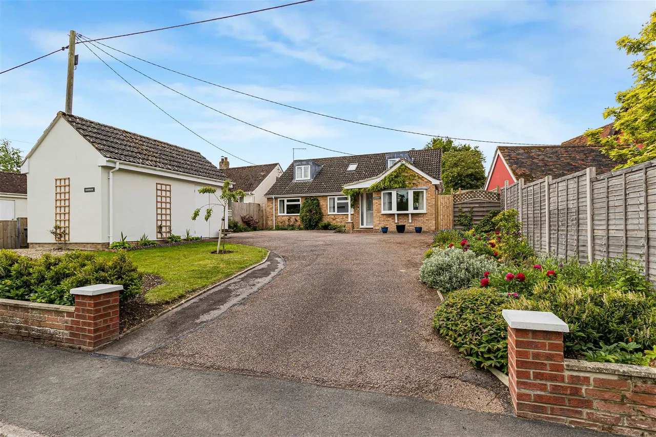 4 bed property for sale, Main Street, Shudy Camps, CB21