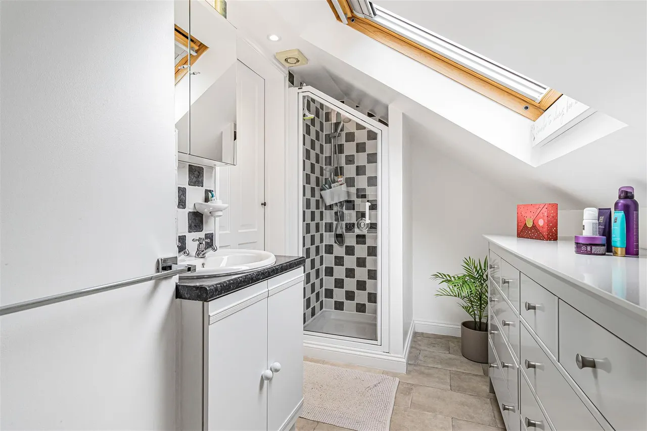 Main Street, Shudy Camps, CB21, photo 15