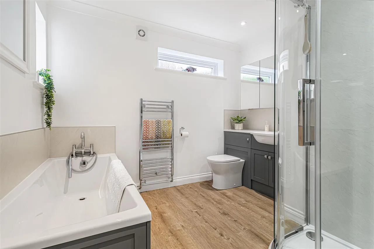 Main Street, Shudy Camps, CB21, photo 6