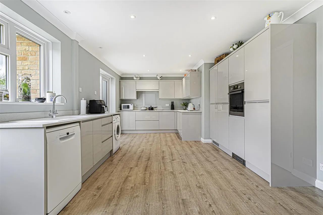 Main Street, Shudy Camps, CB21, photo 20