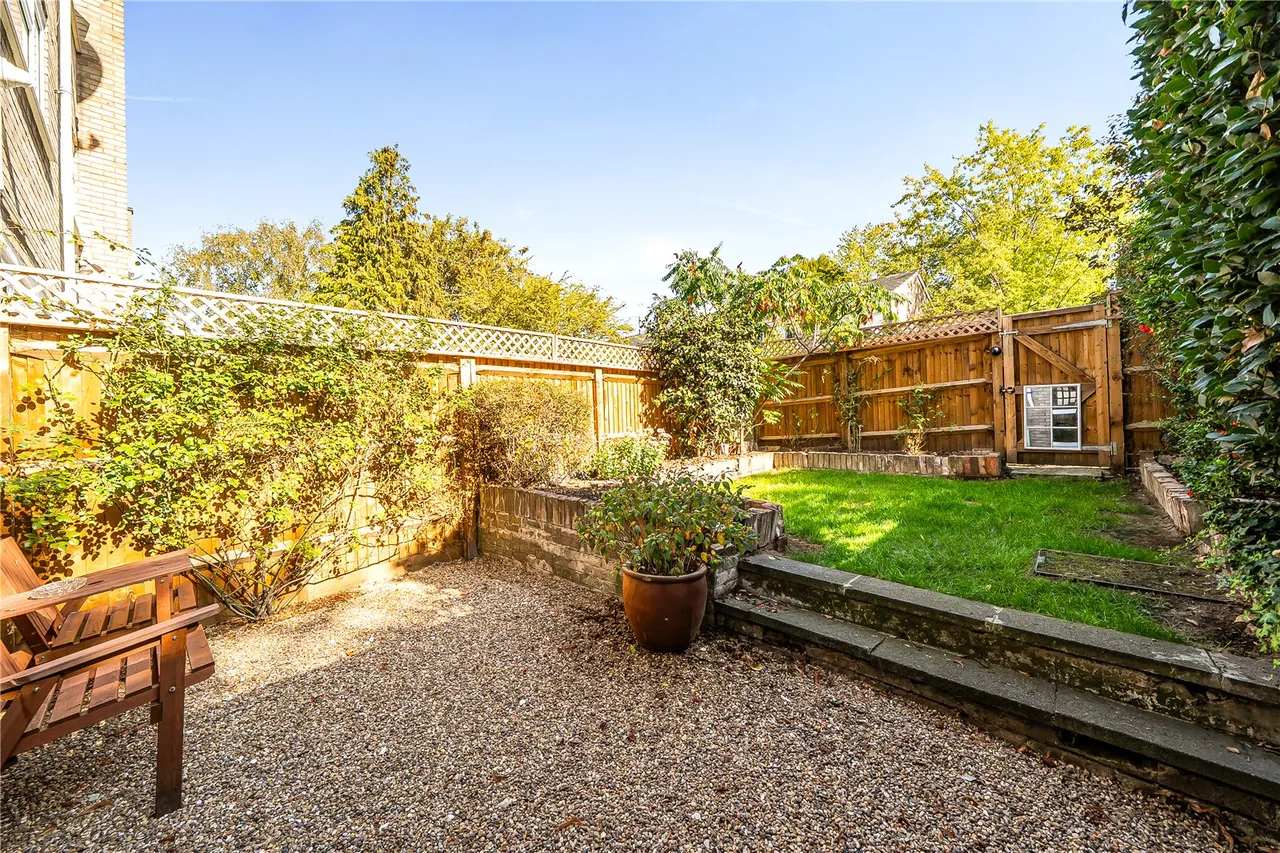 Templewood, Ealing, W13, photo 3