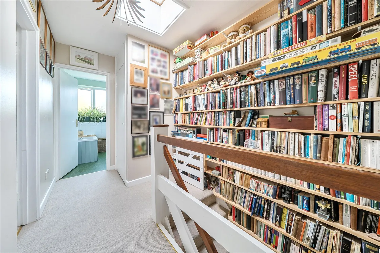 Templewood, Ealing, W13, photo 11