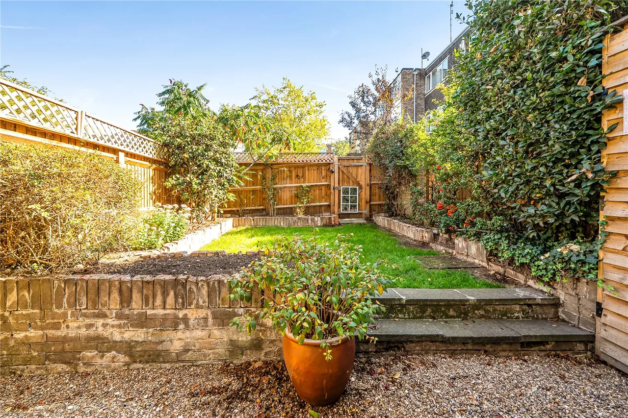 Templewood, Ealing, W13, photo 17