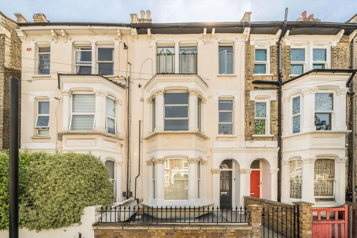 1 bed property for sale, Davisville Road, W12