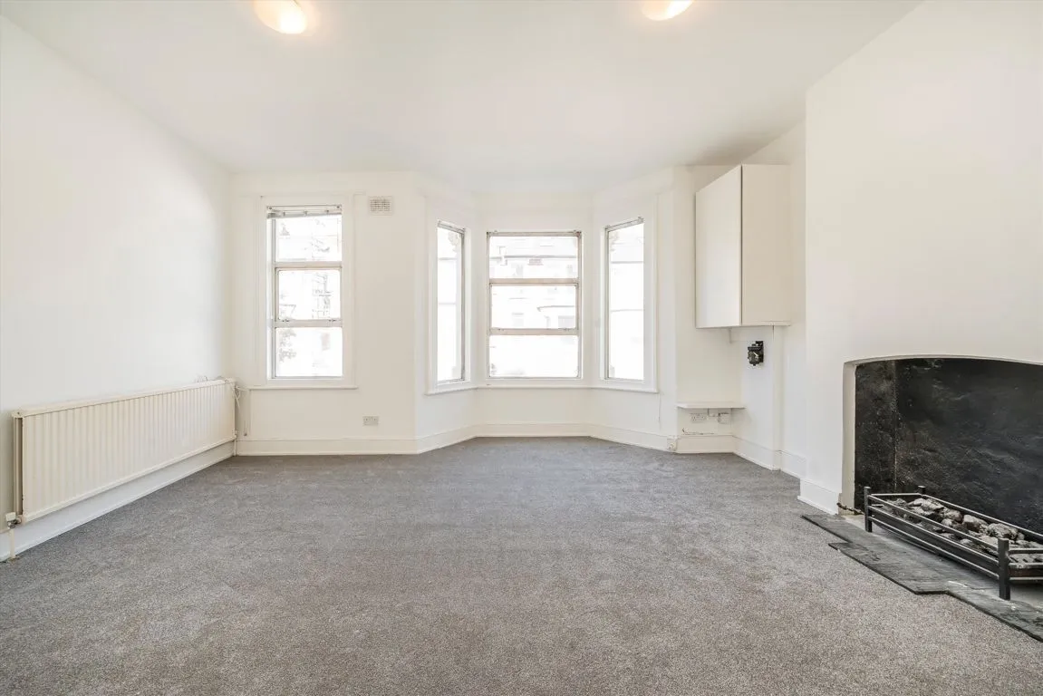 Davisville Road, W12, photo 5