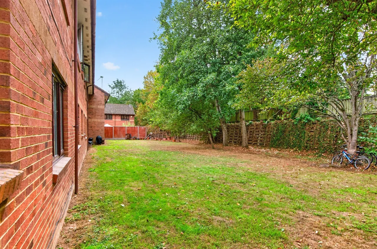 Tudor Close, Hatfield, AL10, photo 12
