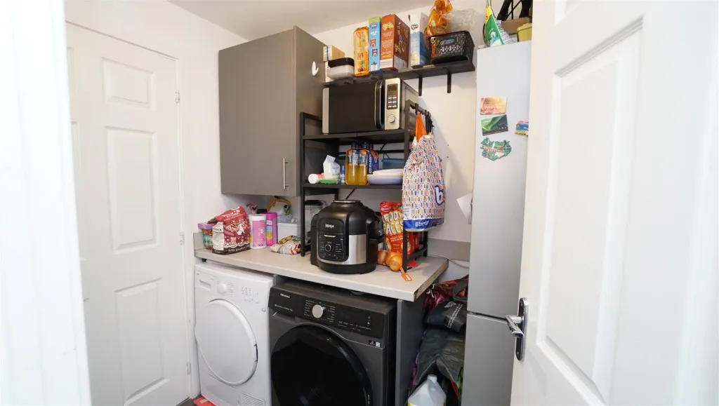 Burwell Rise, Thackley, photo 7
