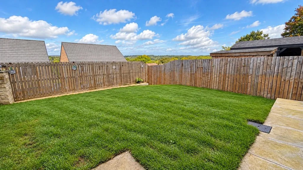 Burwell Rise, Thackley, photo 17