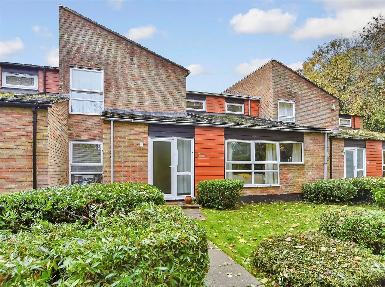 4 bed house for sale, Lambardes, New Ash Green, DA3