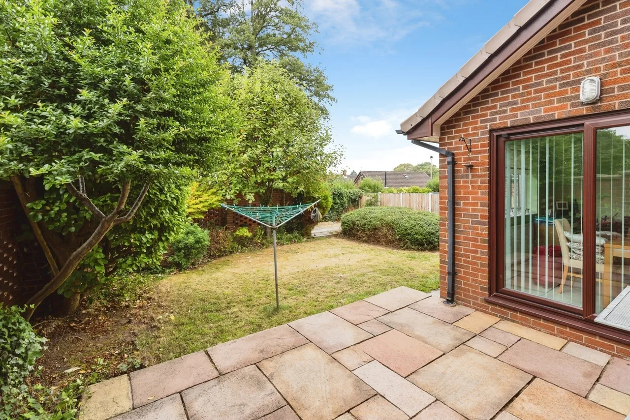 Wealstone Lane, Chester, CH2, photo 18